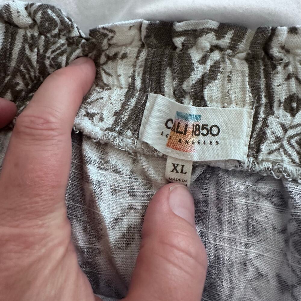 Cali 1850 Aztec Linen Shorts - Gray, Size XL - Picture 3 of 6